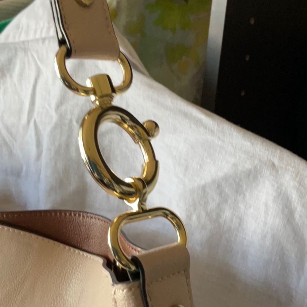 Handbag - Picture 2 of 4